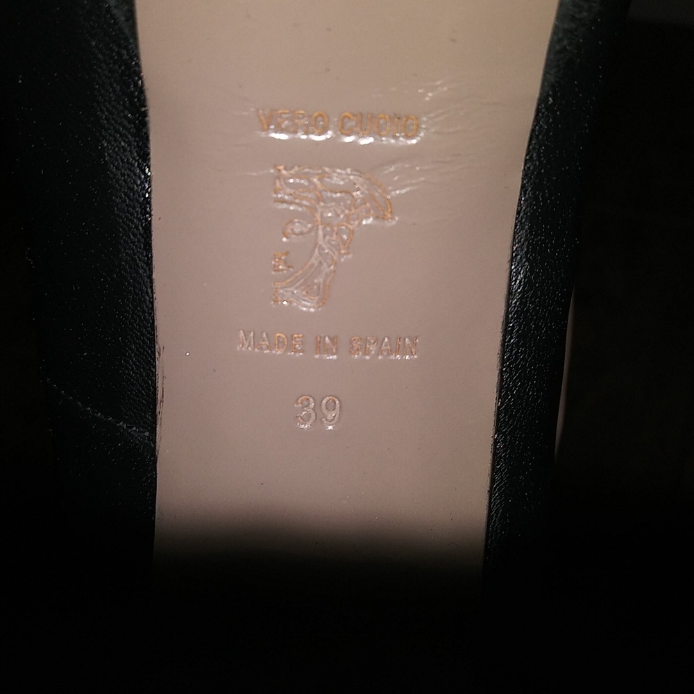 Versace Collection Pump - Picture 16 of 16